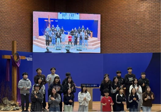 청소년부 예배 사진 3
